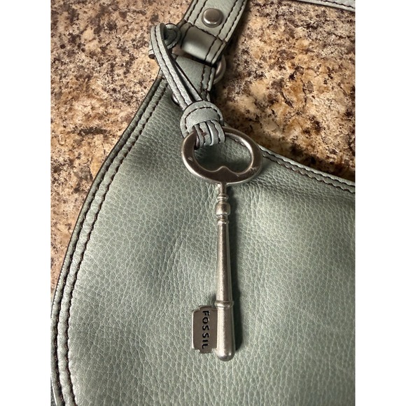 Fossil‎ Leather Crossbody Bag Turn Lock Key Charm Light Green Shoulder Purse - Picture 3 of 10